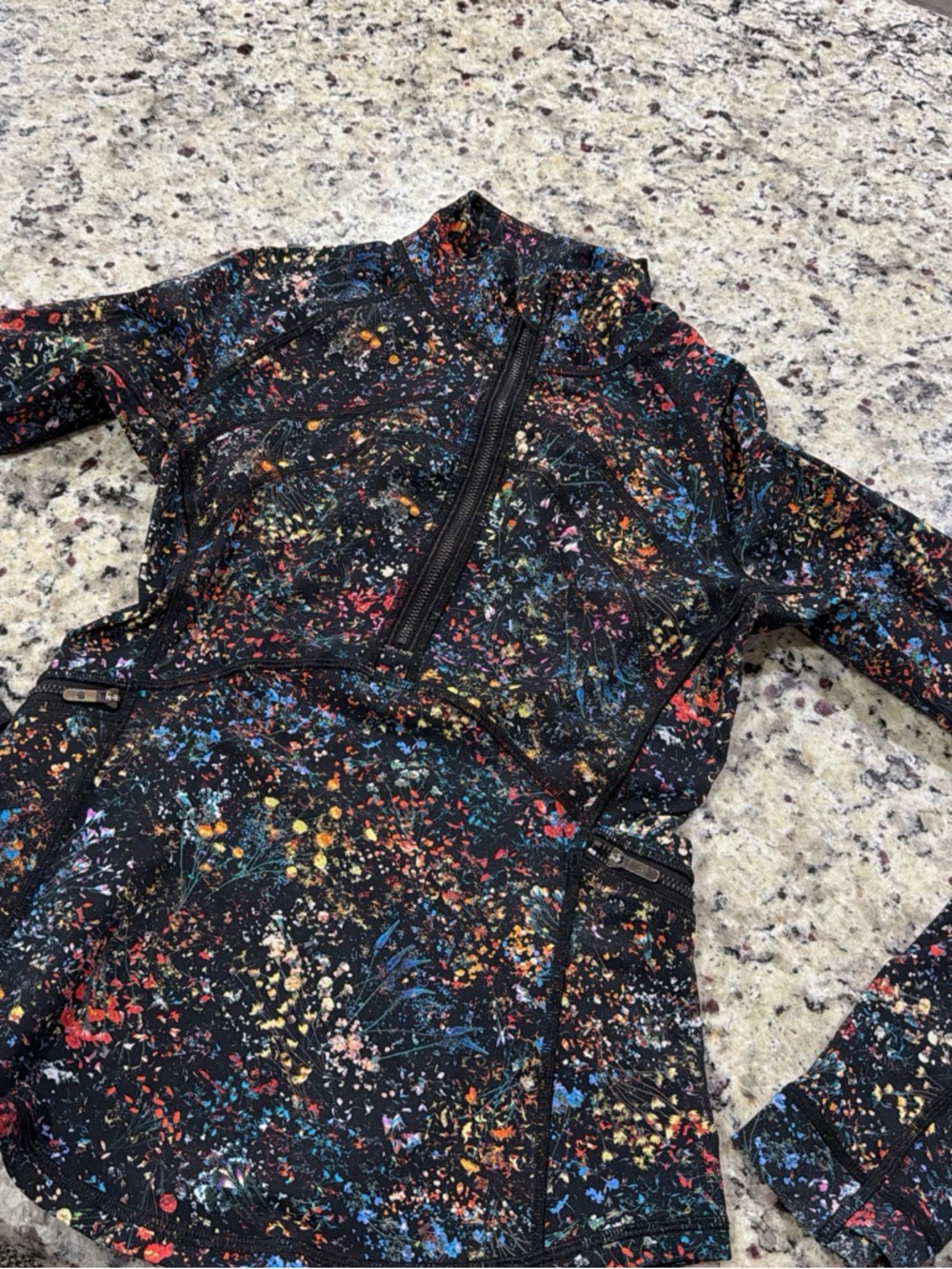 Rare Lululemon floral define - Women's